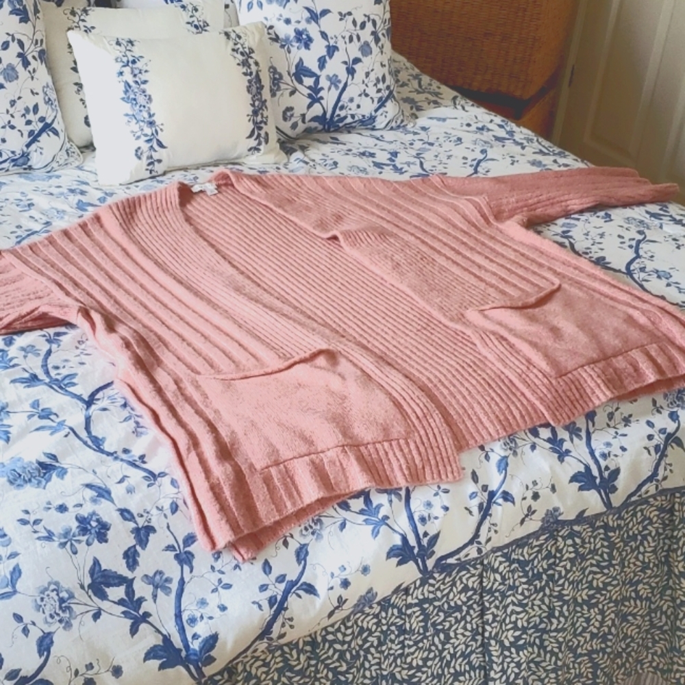 CURATED BY RUA'H KIBRIYA: Topshop Pink Knit Cardigan W/Side Slits & Pockets EUC